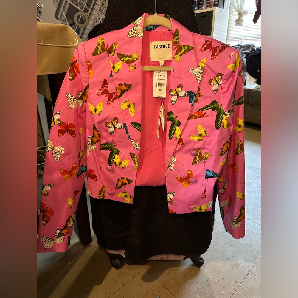 BNWT. L’AGENCE pink butterfly blazer. Size 8